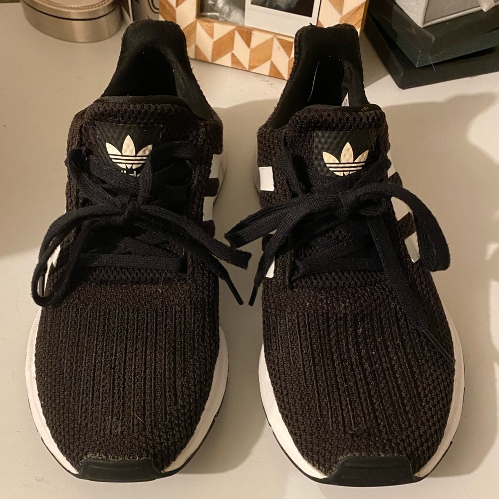 Black Adidas Tennis Shoes